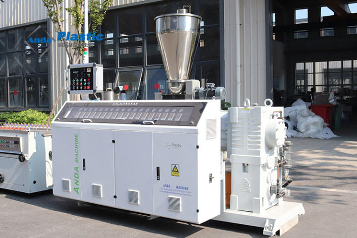 Энергияны үнемдейтін және тұрақты UPVC профилін экструдтау машинасы