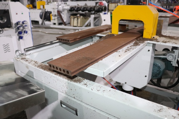 WPC профилі өндірісі: ағаш-пластикалық композитті өндіріске арналған толық нұсқаулық