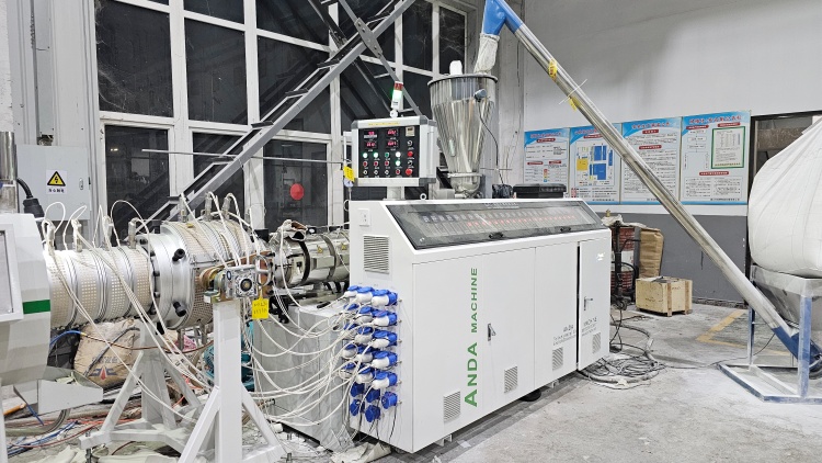 Жоғары тиімді Pvc құбырларын жасау машинасының өндірістік желісі