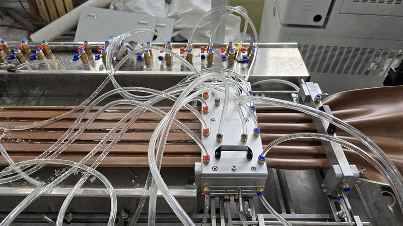 Soffit панельдер машинасы, Soffit панелі шығарылған 