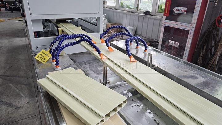 WPC есігінің жақтауының машинасы